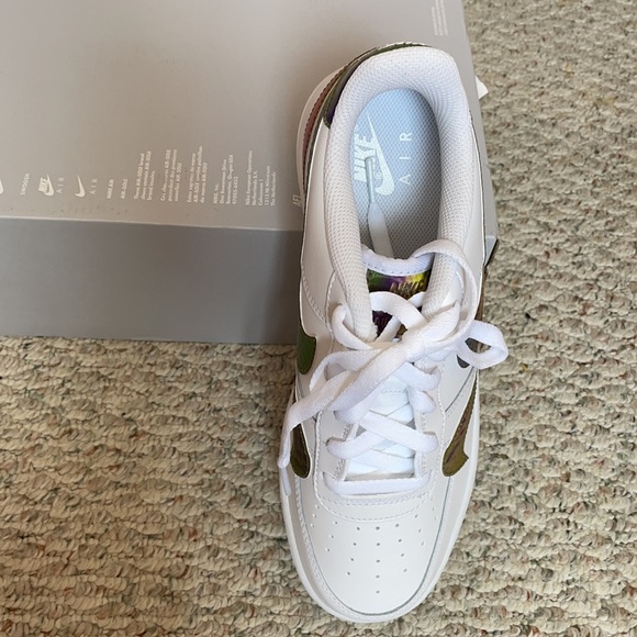 Nike Airforce 1 LV8 2 (GS) - Picture 5 of 5